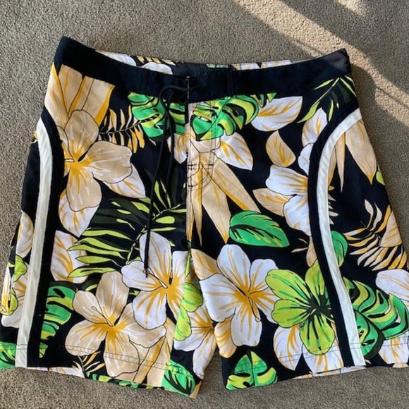 Shorts/Board Shorts/Swim Shorts - Picture 1 of 4